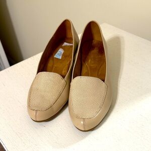 AEROSOLES Women's Tan/Cream Wedge Loafers / Size 9 / Lovely / Leather / NWOT